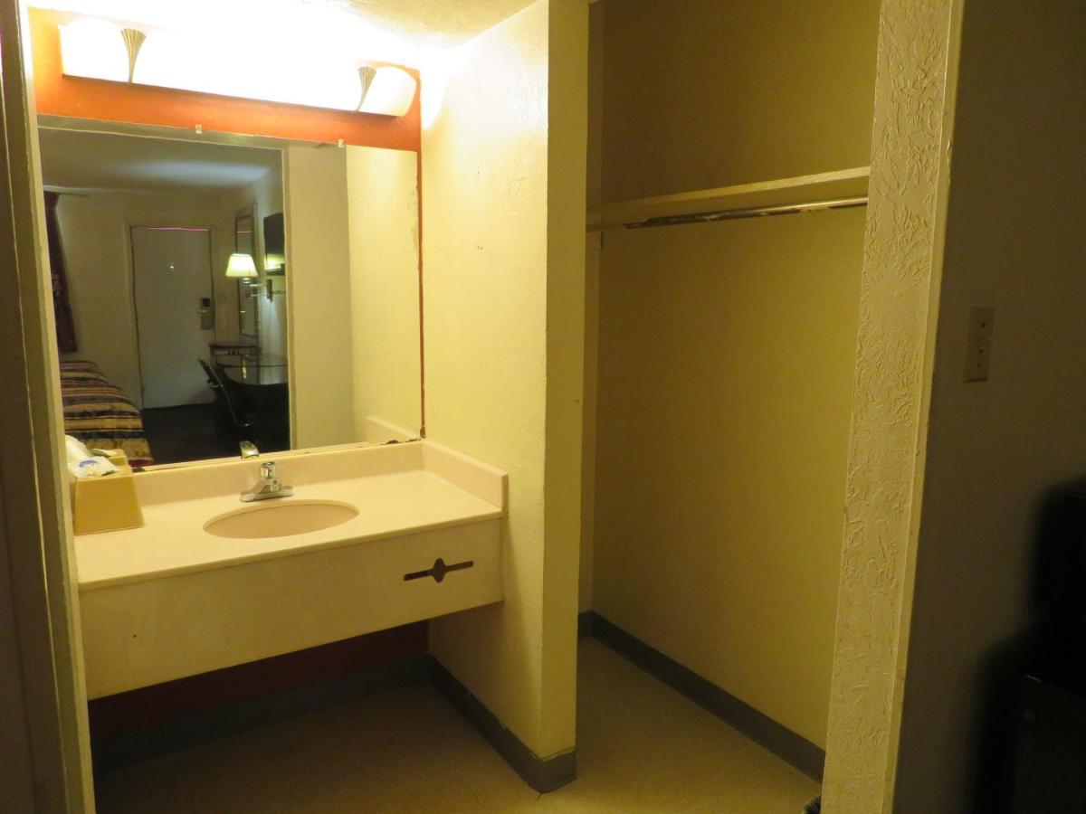 Travel Inn Бомонт Экстерьер фото